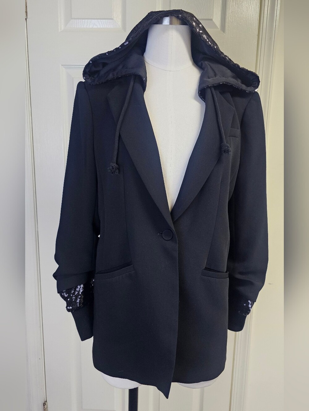 Cinq à Sept Khloe Sequin Hooded Blazer Black Size 6 - Picture 4 of 11